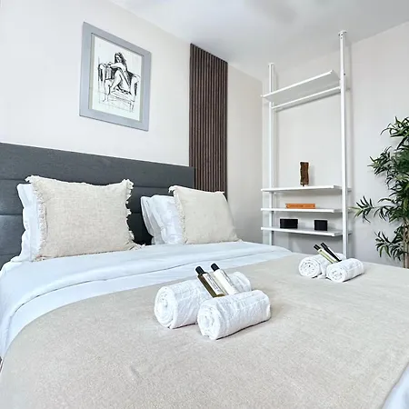 - Buttes Chaumont's Park -entire Flats Appartamento Parigi