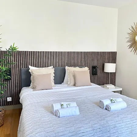 - Buttes Chaumont's Park -entire Flats Appartamento *