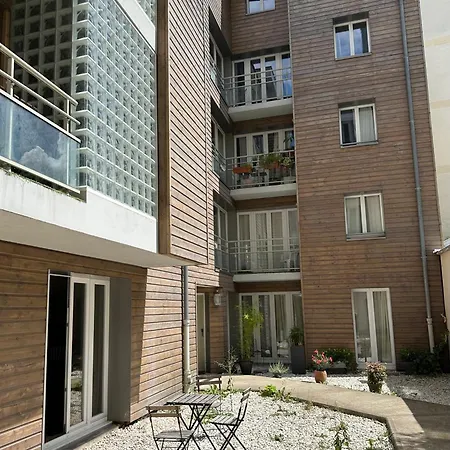 - Buttes Chaumont's Park -entire Flats Appartamento *