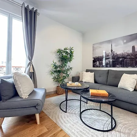 - Buttes Chaumont's Park -entire Flats Parigi
